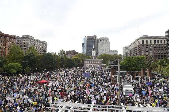 “King Trump” takes “dump” on peaceful protesters, proving their point