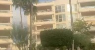 Un italiano drogado intenta tirarse desde el cuarto piso de un balcón en Ibiza