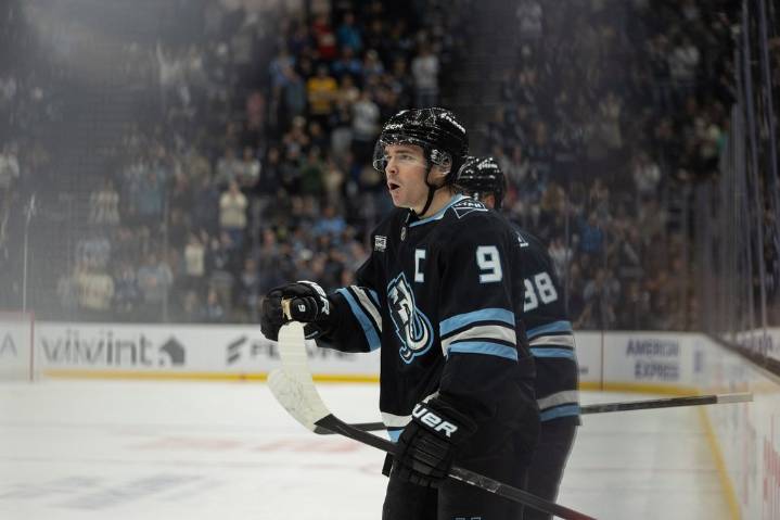 Guenther scores in third period as Mammoth beat Bruins 3-2 for third straight victory – Winnipeg Free Press