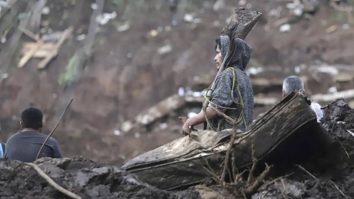 Sheinbaum reconoce ‘desesperación’ tras inundaciones que suman 64 muertos