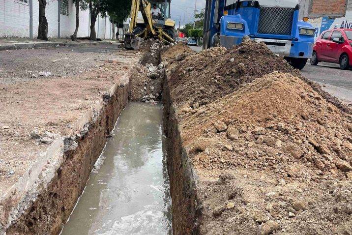 MIAA rehabilita tuberías de agua potable en las colonias Miravalle, Buenos Aires...