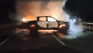 Ataque incendiario en Ruta 5 Sur: camioneta es consumida por las llamas y tránsito está cortado