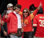 Patrick Mahomes’ Mom Randi Makes Personal Announcement Ahead of Chiefs’ Sunday Game Randi Mahomes comes full circle as Patrick Mahomes looks to build on his hot form ahead of Detroit Lions matchup. Ar