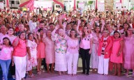 Atenea Gómez Ricalde encabeza el Encendido Rosa 2025 en Isla Mujeres para fortalecer la prevención y la lucha contra el cáncer de mama