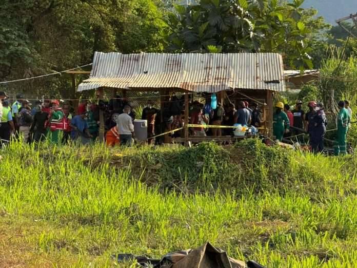 Recuperan dos cuerpos de los 14 mineros en El Callao