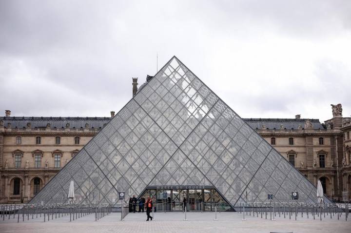 Detenidos dos sospechosos vinculados al robo en el Museo del Louvre tras hallazgo de ADN sospechoso