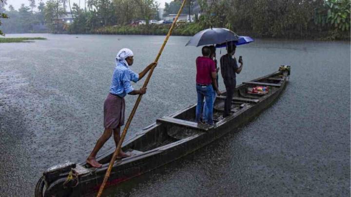 Kerala weather forecast: Orange alert in 4 districts as heavy rain expected to continue for 5 days