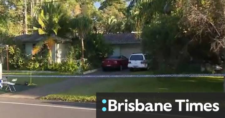 Accused killer ‘washed blood off in swimming pool’