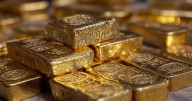 Arrestan a mujer china involucrada por robar oro valorado en 1,7 millones de dólares de un Museo en París