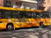 Ánimos alterados: destrozó un colectivo porque no le dejaron pagar el viaje en efectivo