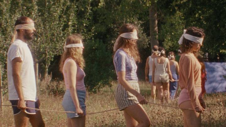 Así es 'Aro Berria': la película sobre la utopía comunitaria del movimiento obrero a finales de los 70