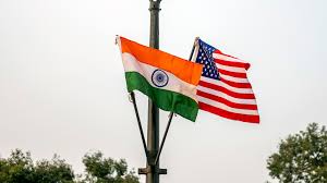 Empresas se trasladan a la India por restricciones de visas en EE.UU.