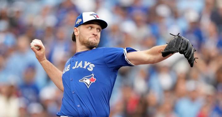 LIVE UPDATES: Blue Jays face Mariners in Game 6 showdown