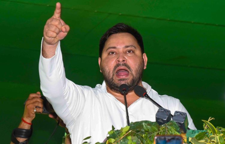 Tejashwi Yadav Promises Permanent Jobs For Contractual Employees; Rs 30,000 Salary For Jivika Didis If Voted To Power