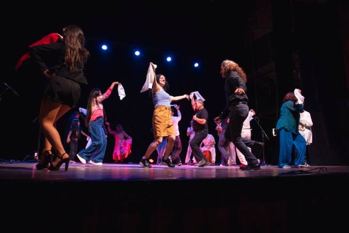 Tradición, danza y encuentro internacional dieron vida a la apertura de Escena Movida 2025