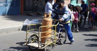 Prepara el carbón para la estufa: Gas doméstico subirá de precio por nuevas normas de seguridad