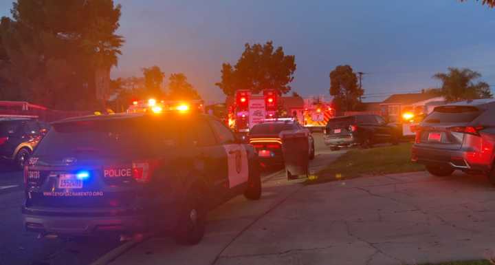 Police chase in Sacramento ends with car crash into house