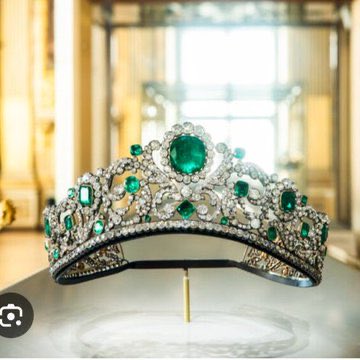 Atraco de película en el Louvre: roban joyas reales en solo siete minutos