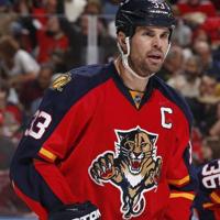 Woman alleges former Canuck Willie Mitchell sexually assaulted her in 2022