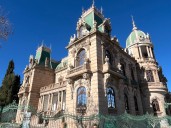 Jueves; con temperatura mínima de 7 y máxima de 27 grados