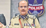 Telangana DGP Pays Tributes to Slain Constable E Pramod Kumar; Assures Full Support to Family