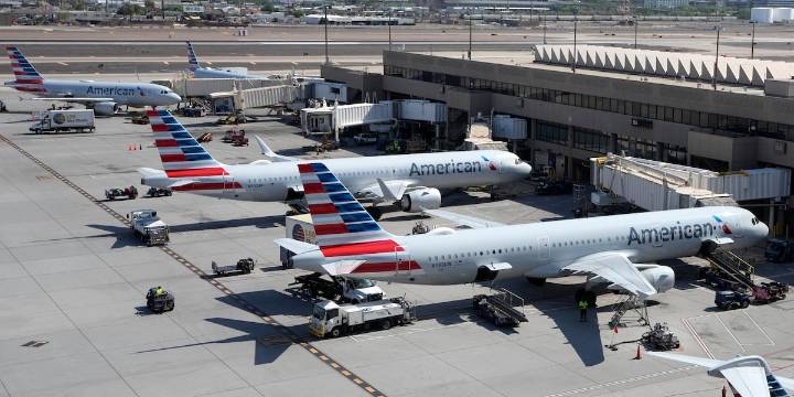 Delays reported at Phoenix Sky Harbor due to low clouds