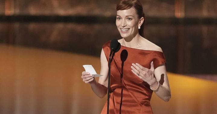 Emmy-winning actress Britt Lower returns to St. Louis to raise money for the Rep