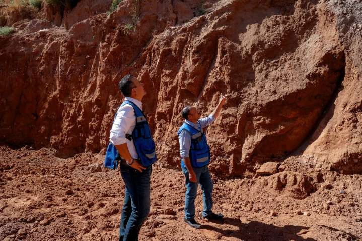 Supervisa alcalde trabajos de remediación de puente de Sierra Azul
