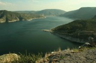 Adelanta Conagua desfogue de la presa Zimapán; alcanza 102% de su capacidad