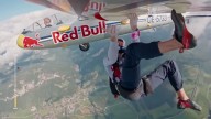 Escala un avión en pleno vuelo a 100 km/h y a más de 2.500 metros de altura