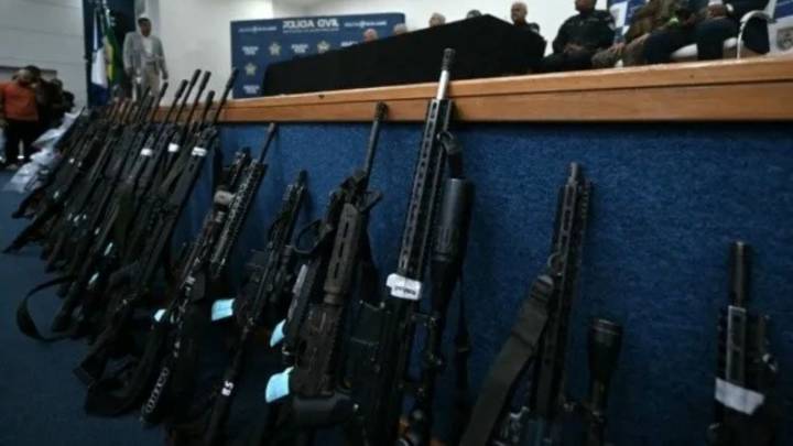 Investigan si Comando Vermelho usó un FAL del Ejército argentino en la masacre de Río