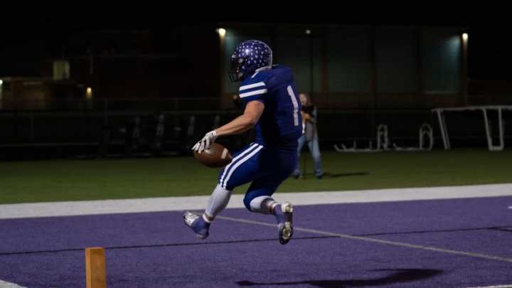 Wildermuth's 6 touchdowns leads Lakeview to first win of the season
