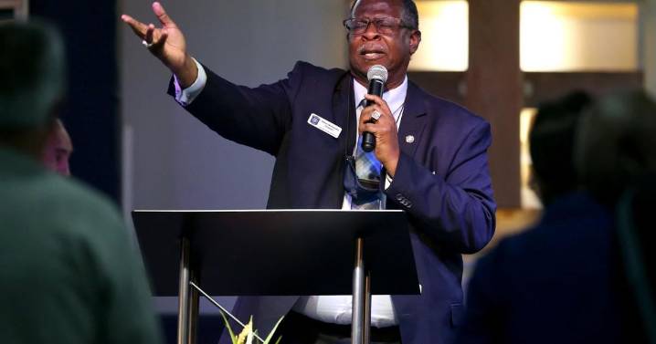Rev. Dr. Hilton McClendon earns 2025 Community Spirit Award from WTE