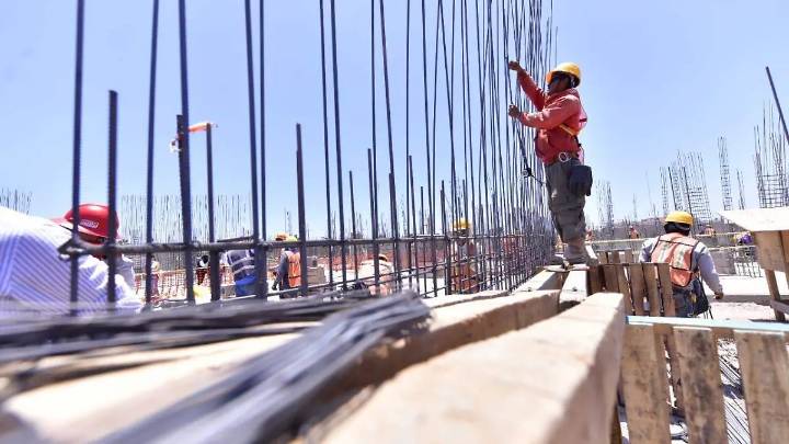 Obliga a patrones de la construcción a inscribir a 202 trabajadores al IMSS