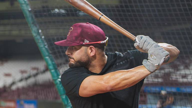 Tomateros de Culiacán entrena en casa tras finalizar gira de pretemporada