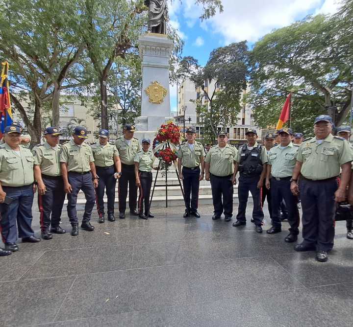 Polimaturín conmemora 33 años de fundación con misa y ofrenda floral