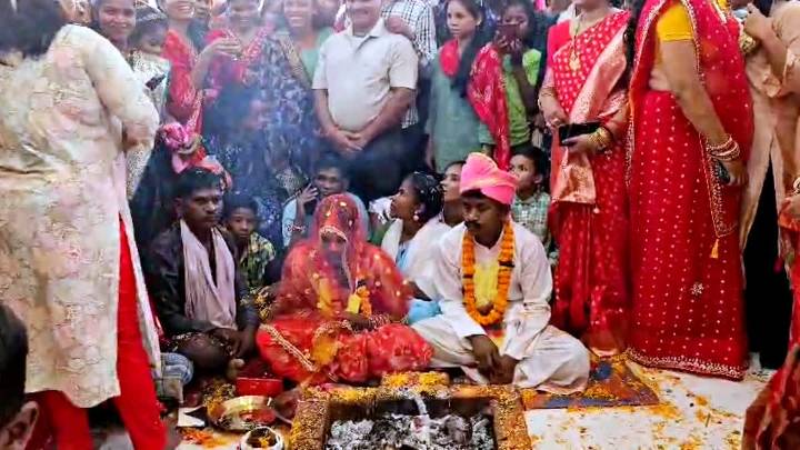 Surrendered Naxalite Couple Marries At Police Station In Chhattisgarh, Symbolising Hope And Change