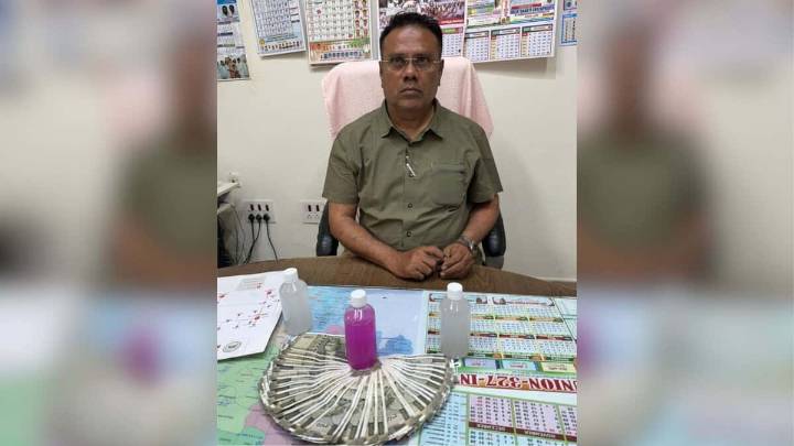 TGSPDCL engineer caught by ACB taking Rs 21,000 bribe