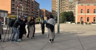 Una estudiante es expulsada de clase por llevar velo: "Si me haces quitarlo también es obligación"