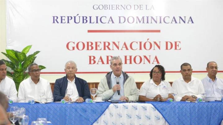 Presidente dominicano evalúa daños por lluvias y dispone apoyo