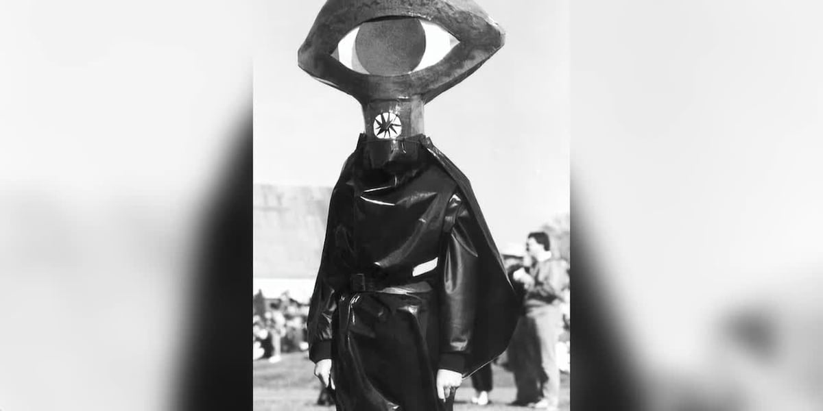 October 30, 1938- "War of the Worlds" broadcast on national radio