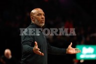Arresta FBI al coach de Blazers por juegos ilegales de poker