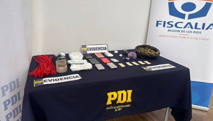 Capturan a tres extranjeros que ingresaban drogas a la cárcel de Valdivia mediante “pelotazos”