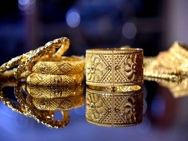 Gold and Silver Prices This Evening: Precious pair stages mild recovery--Yellow metal hovers around Rs 1,20,716 mark