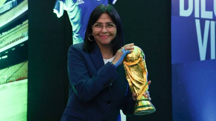 (+Fotos) Vicepresidenta Delcy Rodríguez inauguró la Expo Maradona "Diego Vive" en homenaje al legado latinoamericano del fútbol