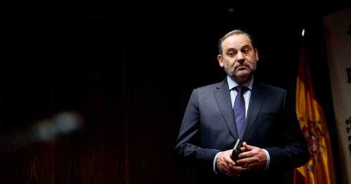 El PSOE niega "financiación ilegal" y asegura la total transparencia en los pagos a Ábalos