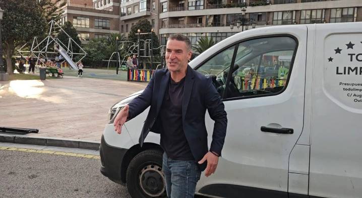 Luis Carrión ya está en Oviedo y su anuncio oficial es inminente: este será su cuerpo técnico
