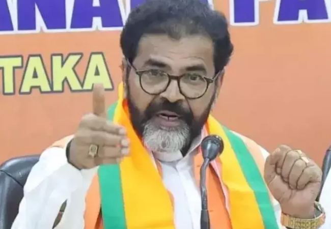 Oppn leader Chalavadi Narayanaswamy seeks security, writes to cou...