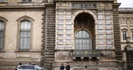 Police unlikely to recover Louvre loot, experts say