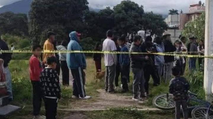 Limpian su nueva casa y hallan en la cisterna un cuerpo en San Pedro Cholula
